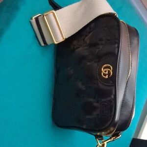 Gucci Black and Gold Women's Bag